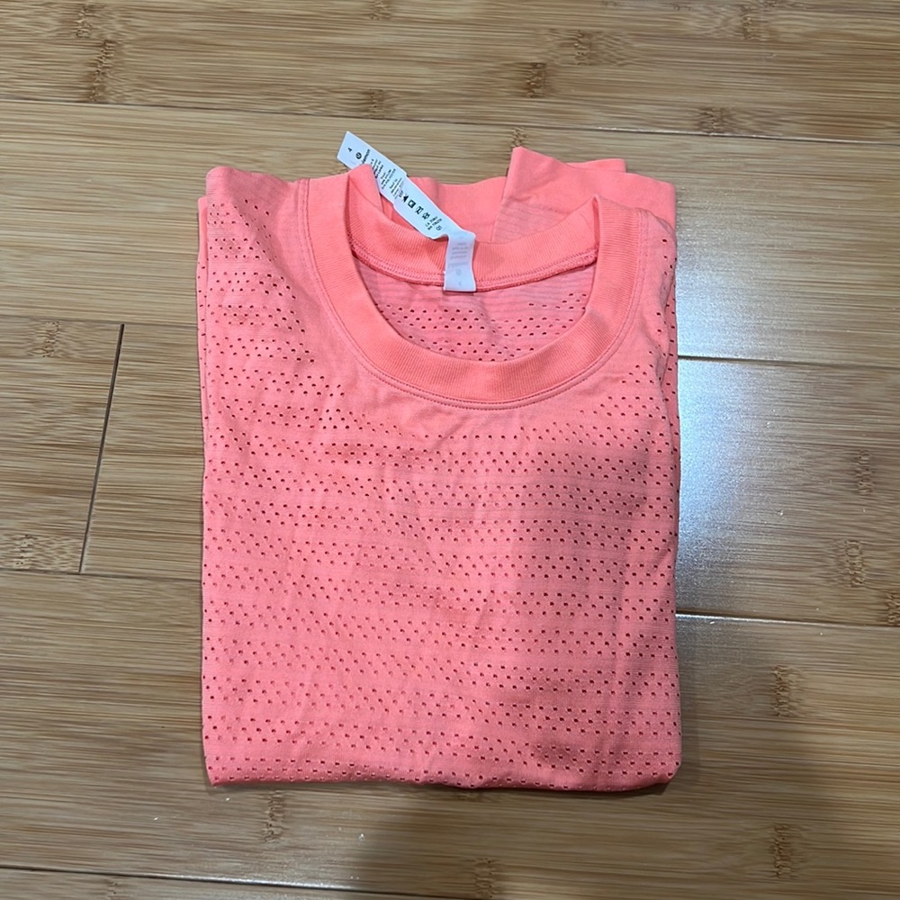 Lululemon short sleeve top